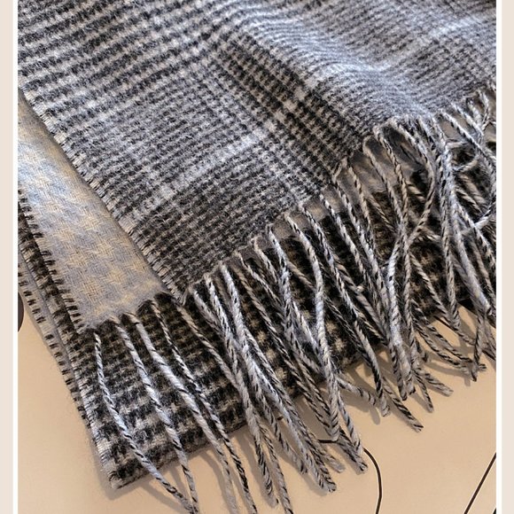 Unisex Caramel or Baby Blue  Plaid  Style  100% Australian Wool Scarf - Picture 3 of 7